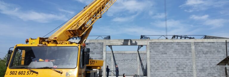 Wynajem dźwigu do budowy