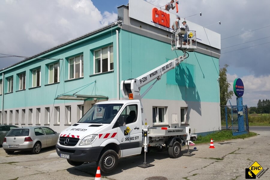 Od czego zależy cena wynajmu podnośnika koszowego