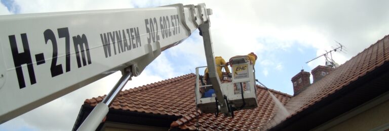 Zwyżka koszowa do mycia dachu