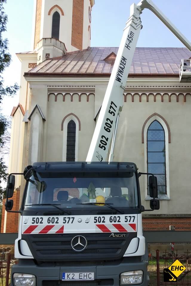 wynajem podnośnika koszowego
