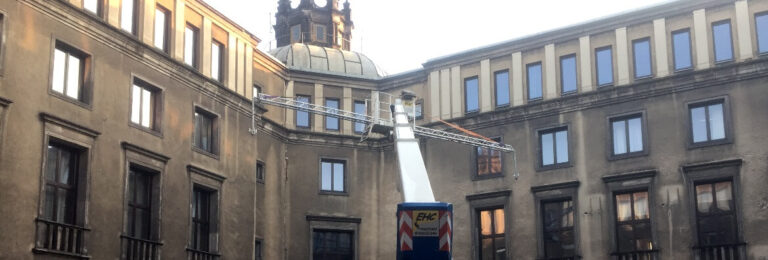 podnosnik na planie filmowym