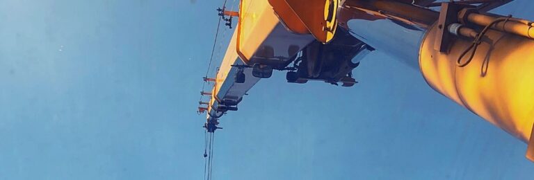 żuraw samochodowy budowa bhp