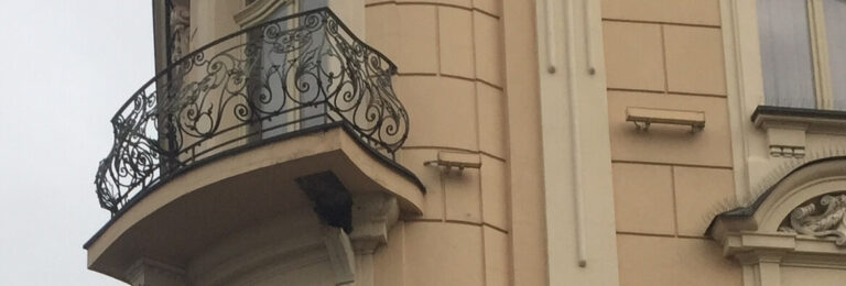 Naprawa tynku ze zwyżki