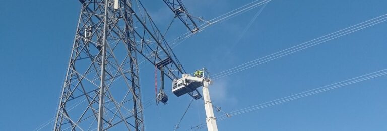 sieci napowietrzne a podnośnik