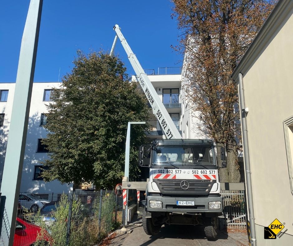 Wynajem podnośnika koszowego