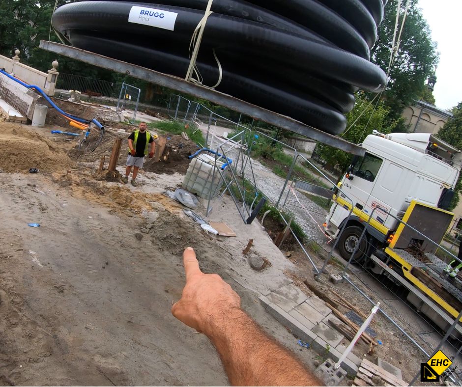 żuraw do transportu materiałów