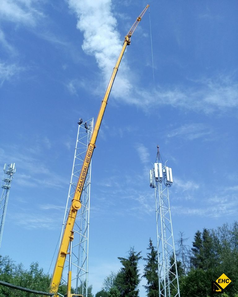 budowa masztu dźwigiem