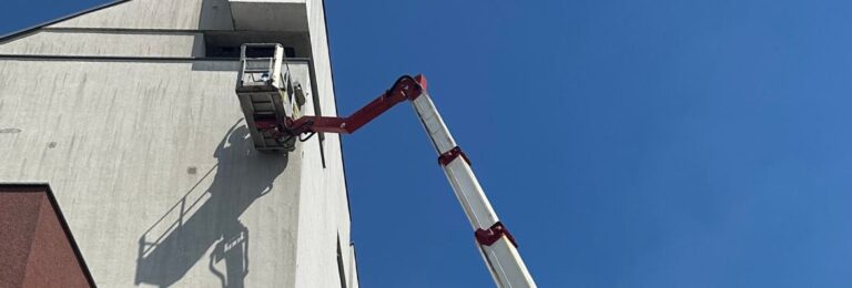 elewacja sprawdzenie z podnośnika