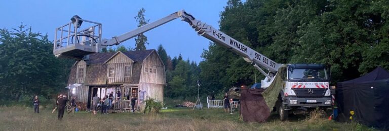 zwyżka do oświetlenia planu filmowego