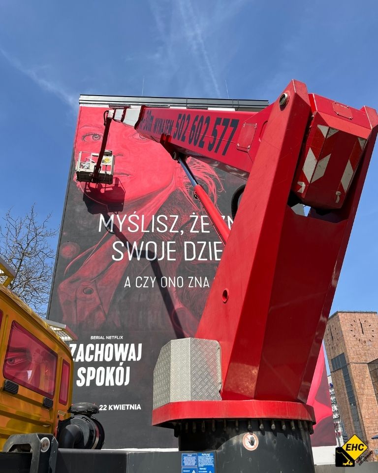 mural reklamowy a zwyżka