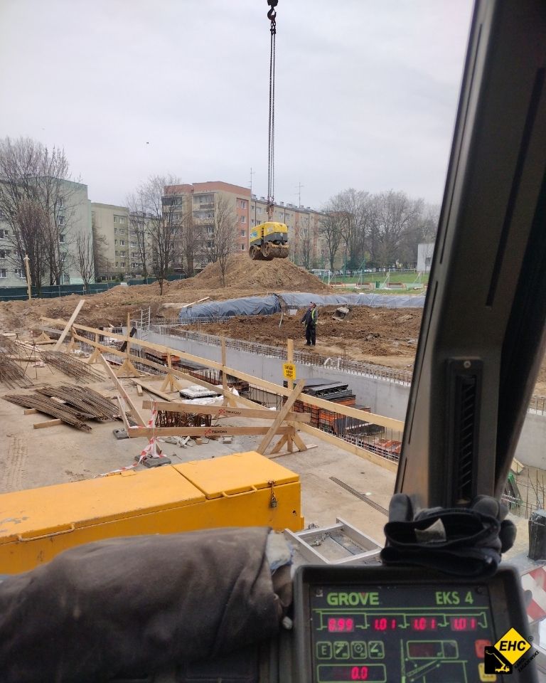 wynajem żurawia samojezdnego