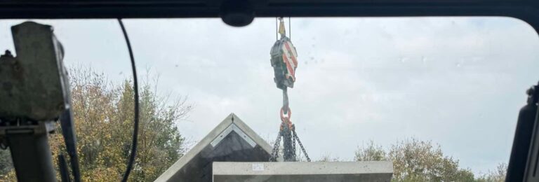 dom z prefabrykatów zuraw