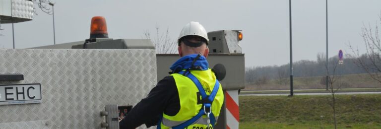 wysięgnik z koszem w Krakowie