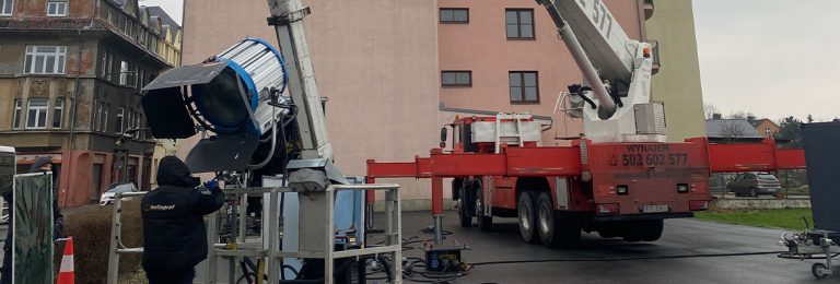 montaż oświetlenia w koszu podnośnika
